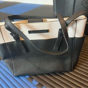 Damsel in Defense concealed carry purse